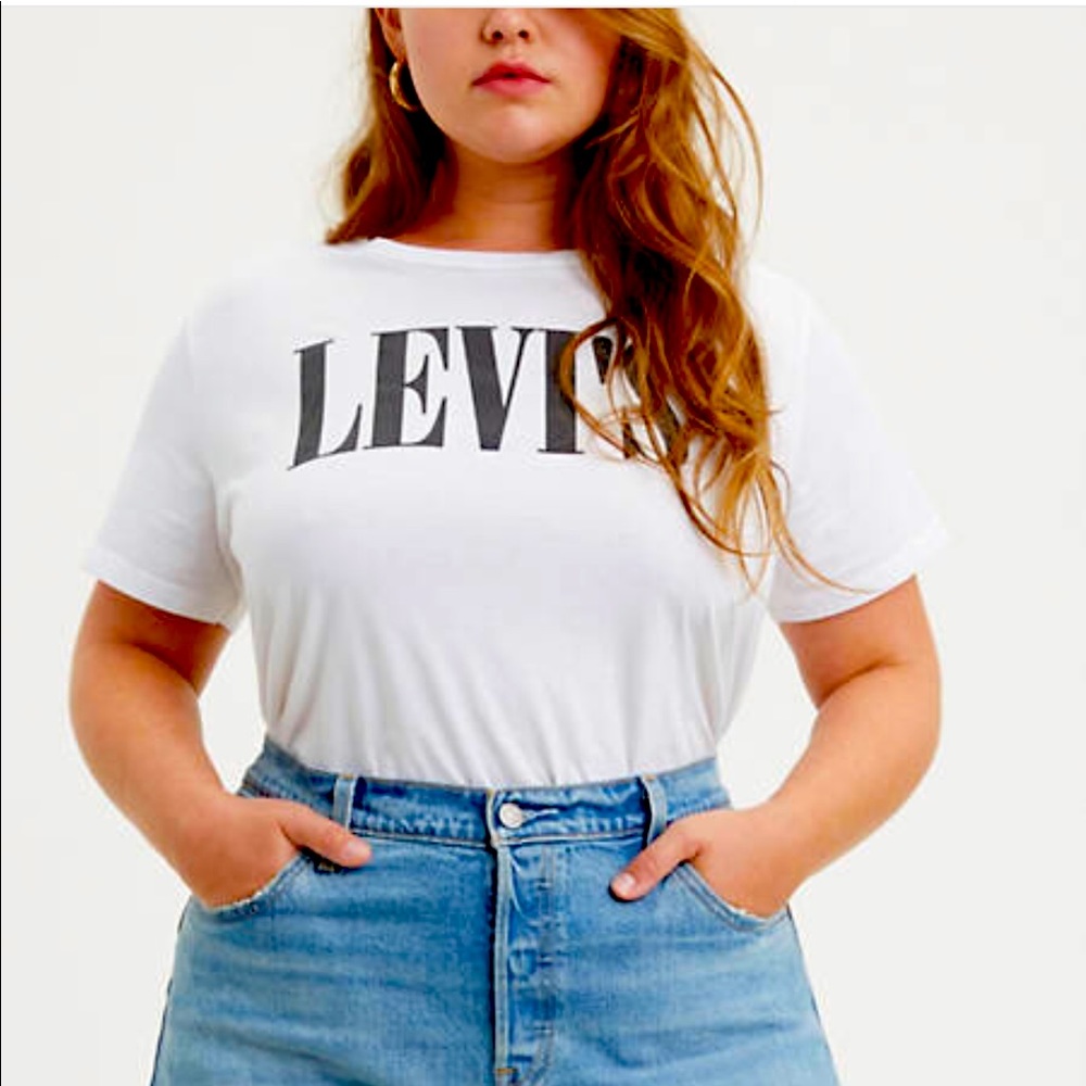 White Levi’s T-shirt